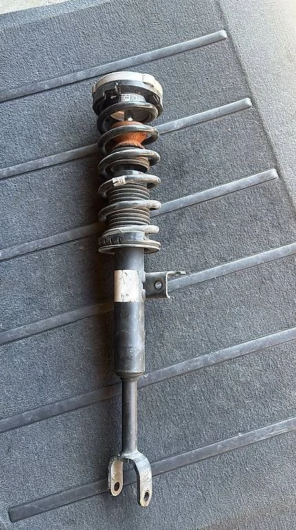 BMW 640i F12/F13 (2013) Federbein vorne  BMW Fahrwerk