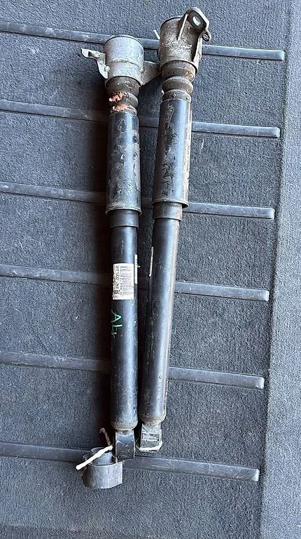 Audi A4 B8 Stossdämpfer Hinten Original