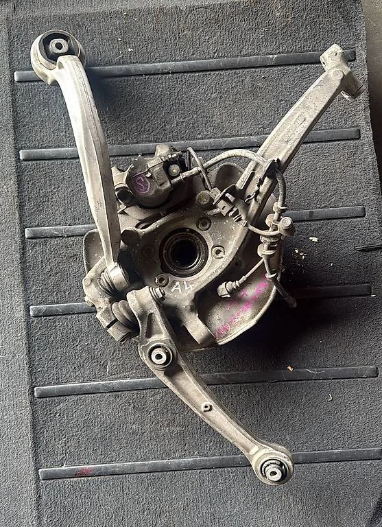 Audi A4 B8 Achsschenkel Vorne Links Komplett