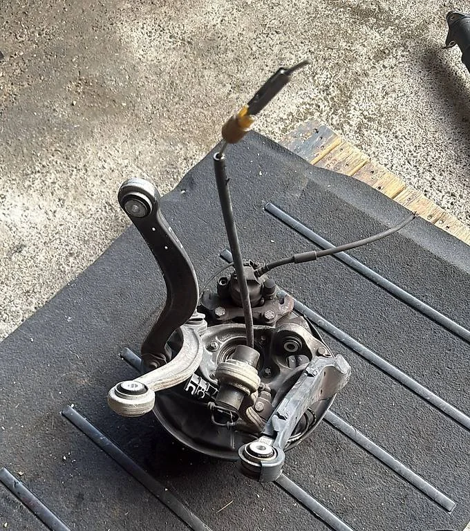 Mercedes E220 W212 Achsschenkel Hinten Komplett
