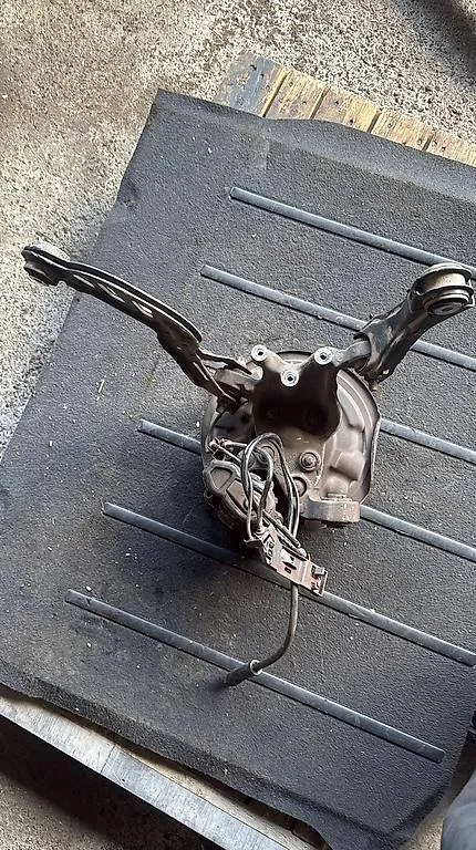 Mercedes A180 W176 Achsschenkel Hinten Komplett
