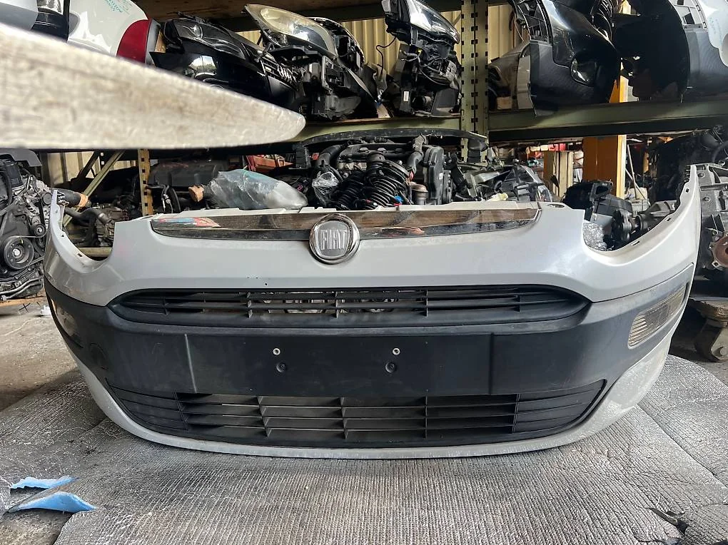Fiat Punto Evo 2009-2012 Vordere Stossstange Weiss