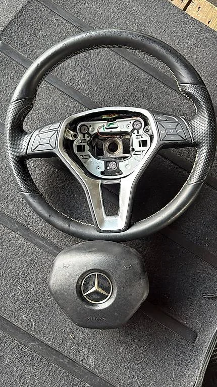 Mercedes A180 W176 Lenkrad mit Airbag Original