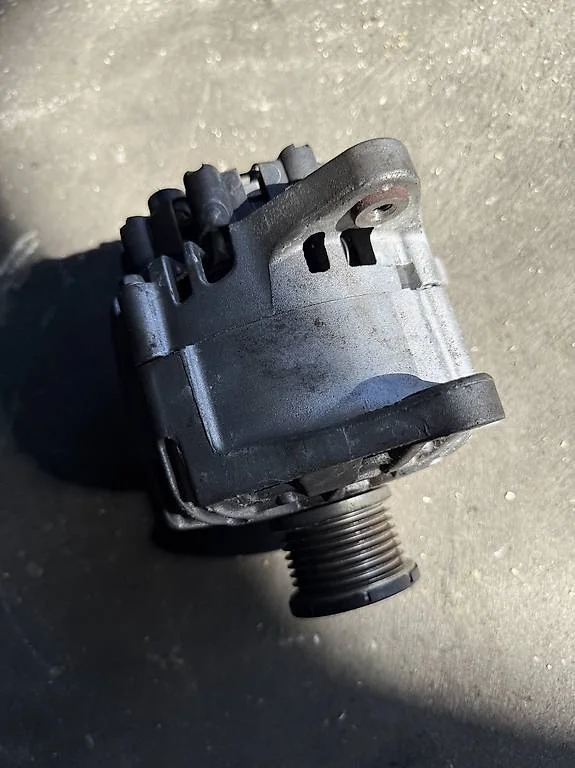 Lichtmaschine Valeo 231007842R Renault Dacia