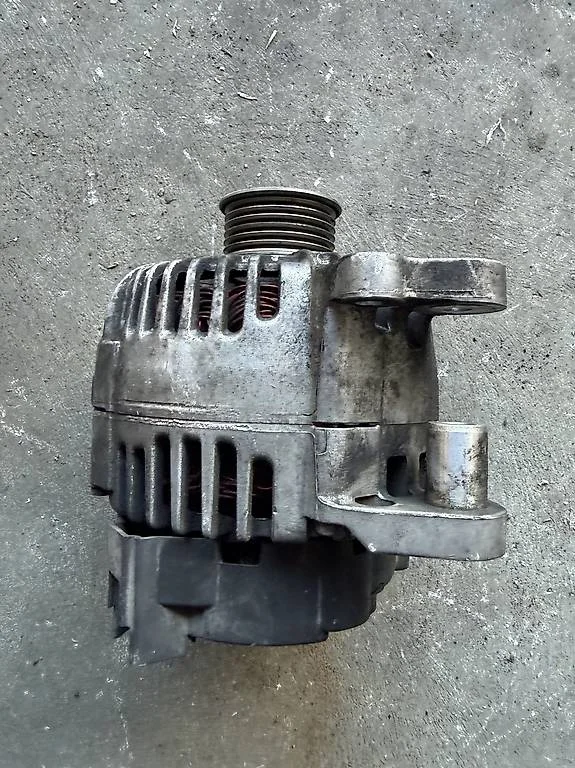Lichtmaschine Valeo 03C903023B VW Audi Seat Skoda