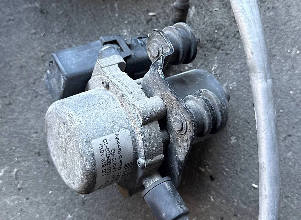 Vakuumpumpe Unterdruckpumpe 1K0612181F VW Audi Seat Skoda